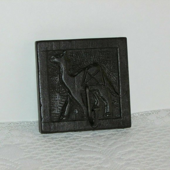 Camel Coat Hook Hand Carved Wood Back & Metal Boho Home Decor - Picture 10 of 11